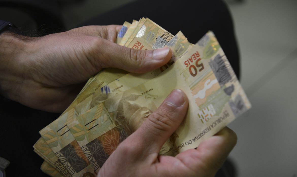 INSS paga segunda parcela do 13º a aposentados e pensionistas