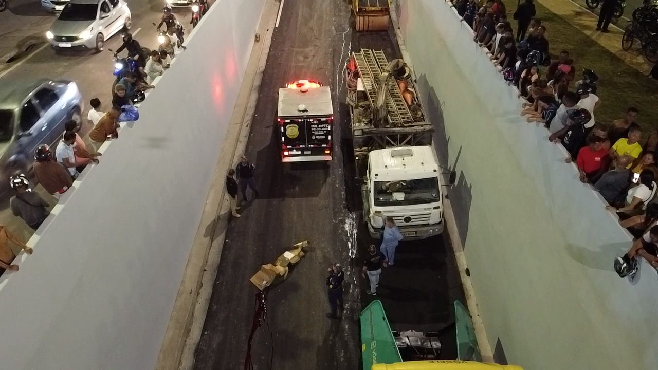 Vídeo: Homem morre após queda de viaduto Rei Pelé durante tentativa de fuga