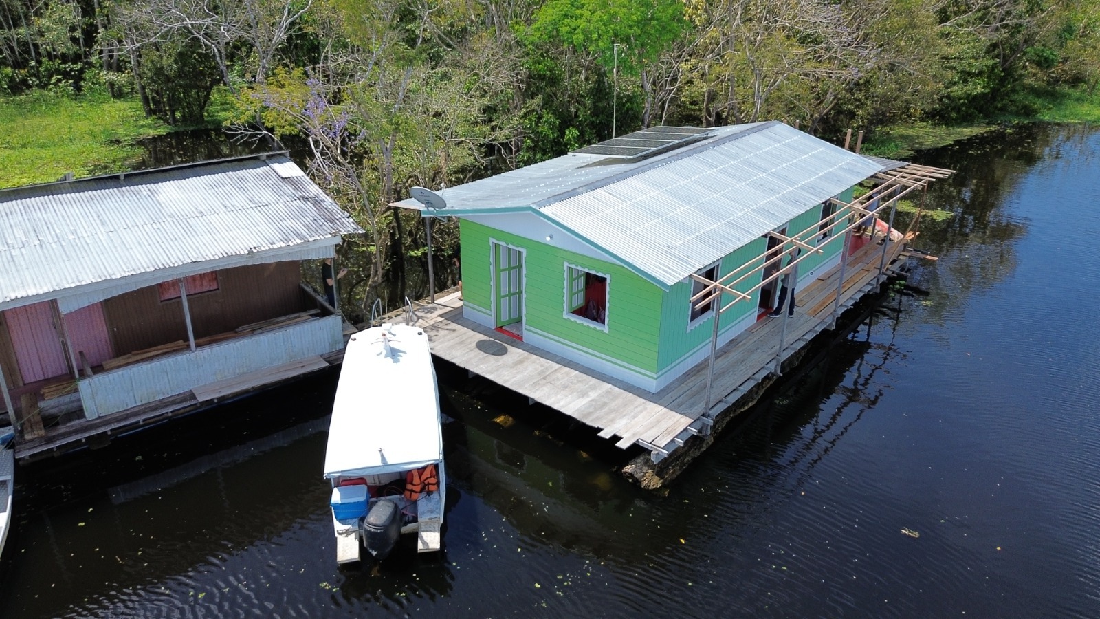 Programa "Mais Luz para a Amazônia" gera renda em comunidade isolada no AM