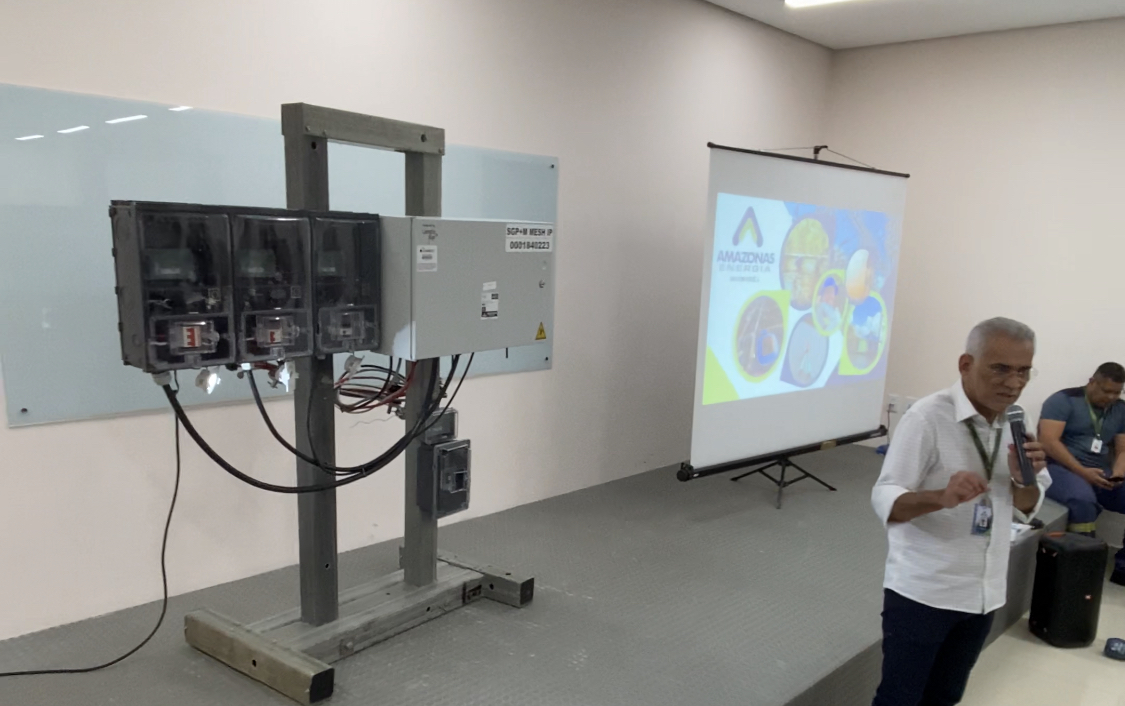 Coletiva de imprensa na sede da Amazonas Energia - Fotos: Mário Adolfo Filho
