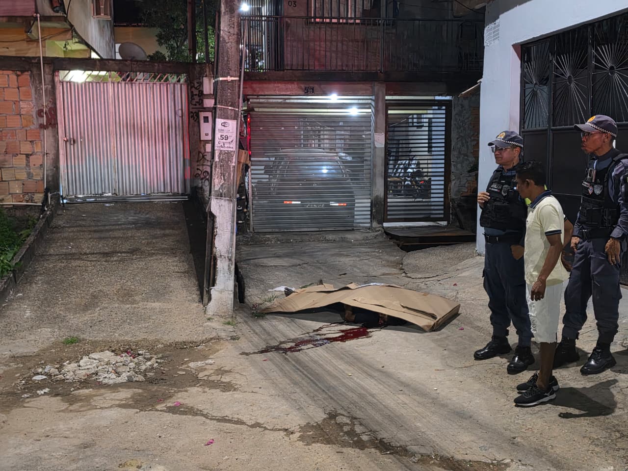Homem em situação de rua é executado com tiros na cabeça em Manaus
