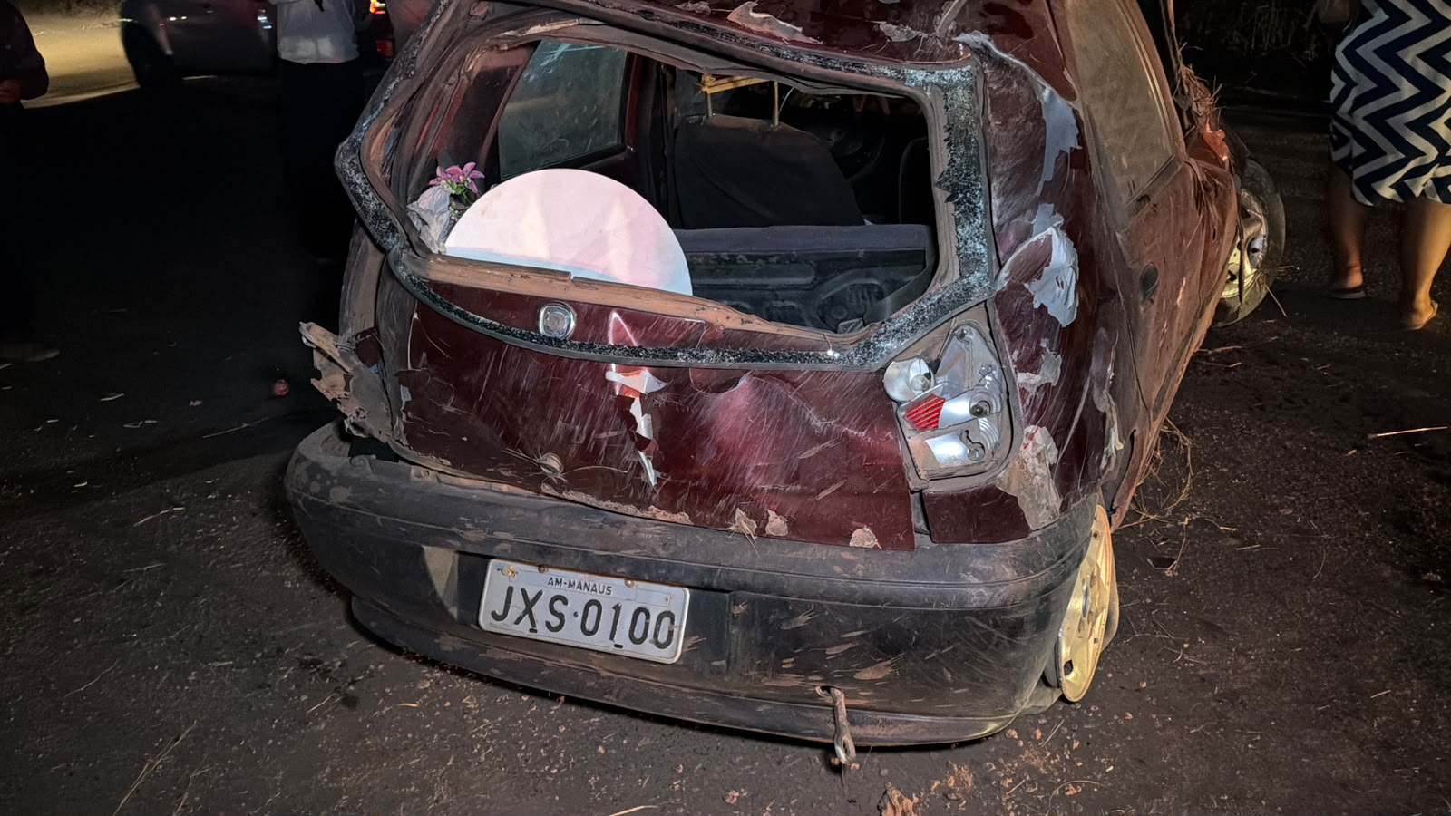 Adolescente de 17 anos morre após carro capotar na AM-70