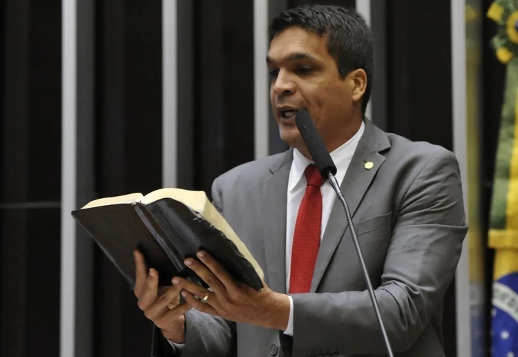 Cabo Daciolo anuncia pré-candidatura à Presidência para 2026