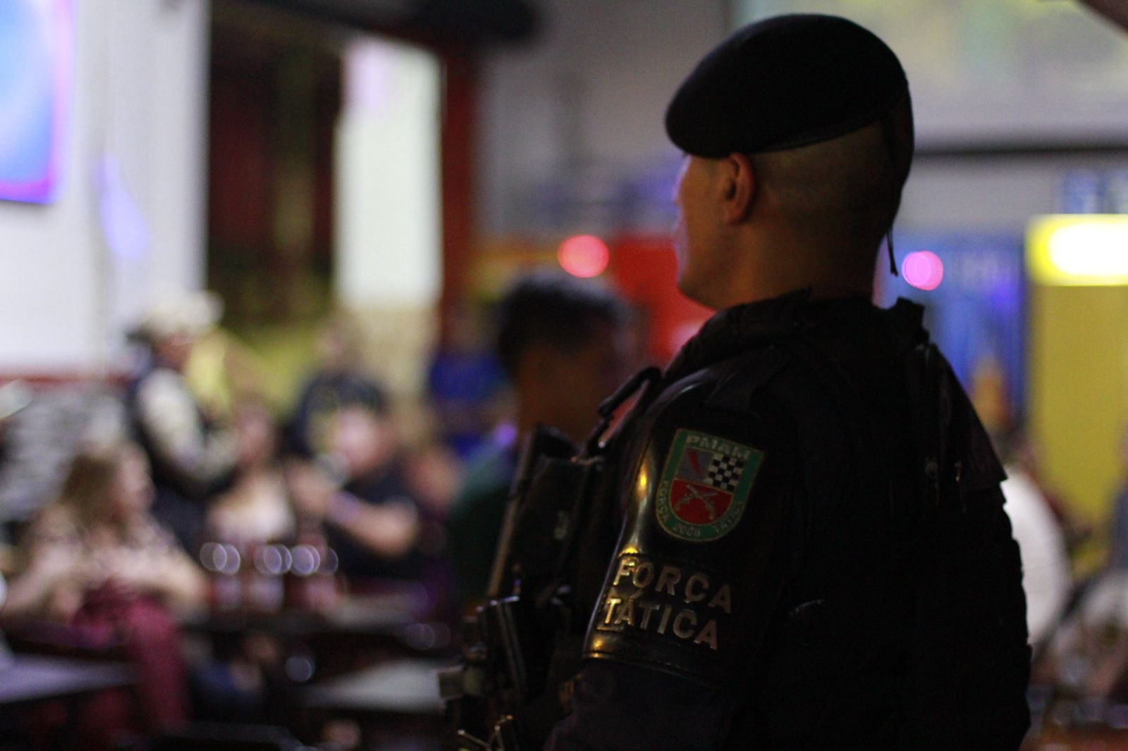 Bares do Centro de Manaus são autuados por irregularidades