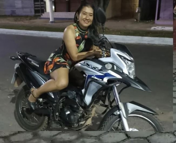 Mulher é executada na frente da irmã ao chegar em casa