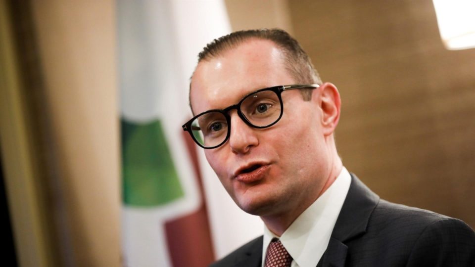 Lula confirma indicação de Zanin para o STF