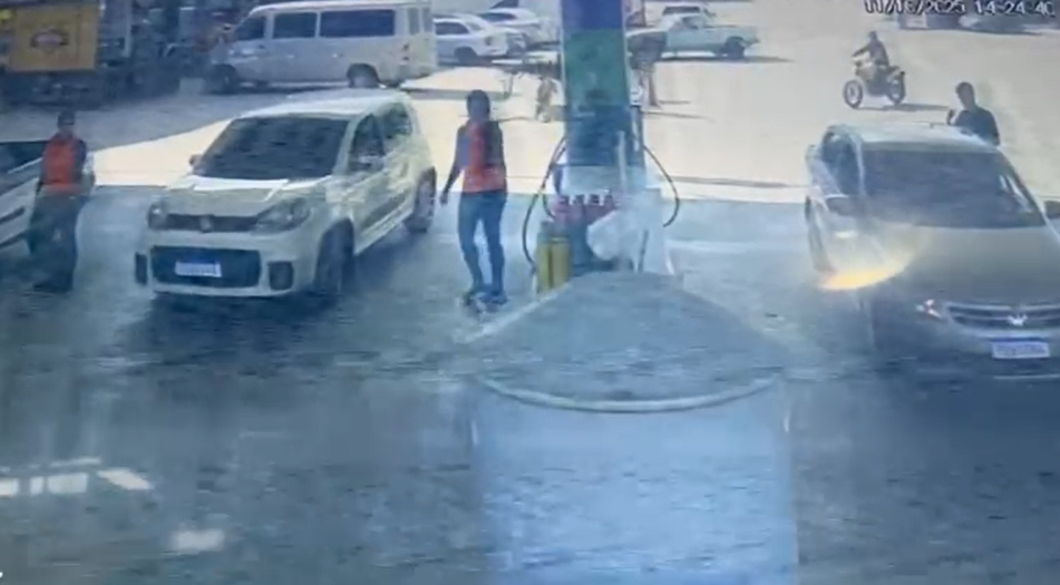 Vídeo: Frentista é morta pelo ex-marido enquanto trabalhava em Pernambuco