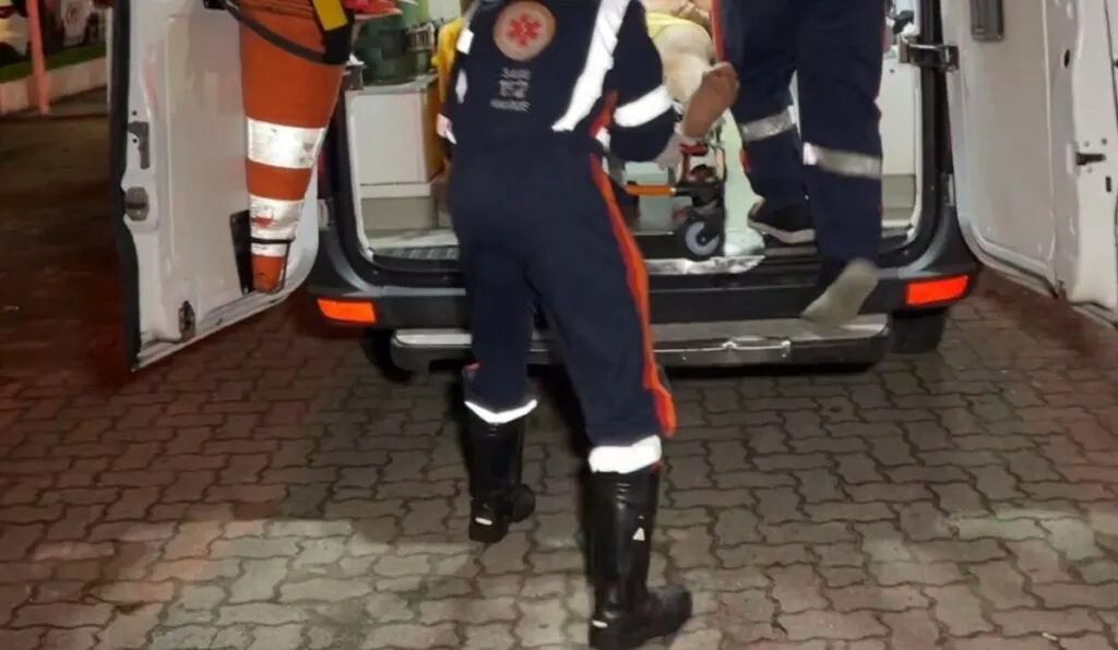 Homem passa mal após beber água da fossa para provar amor na zona Leste de Manaus