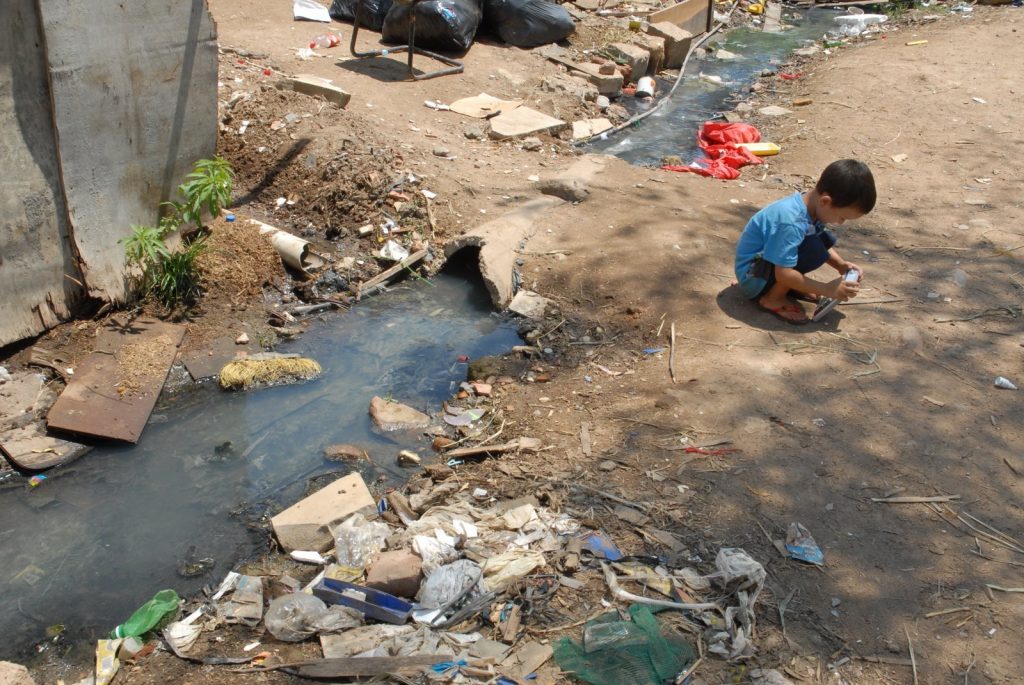 Manaus está entre os 20 municípios com piores índices de saneamento do Brasil, aponta estudo