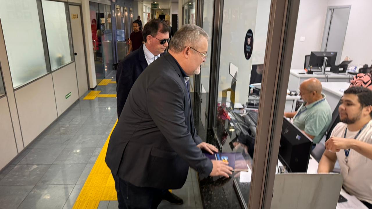 Eleição indireta: terceira chapa registra candidatura para governador e vice