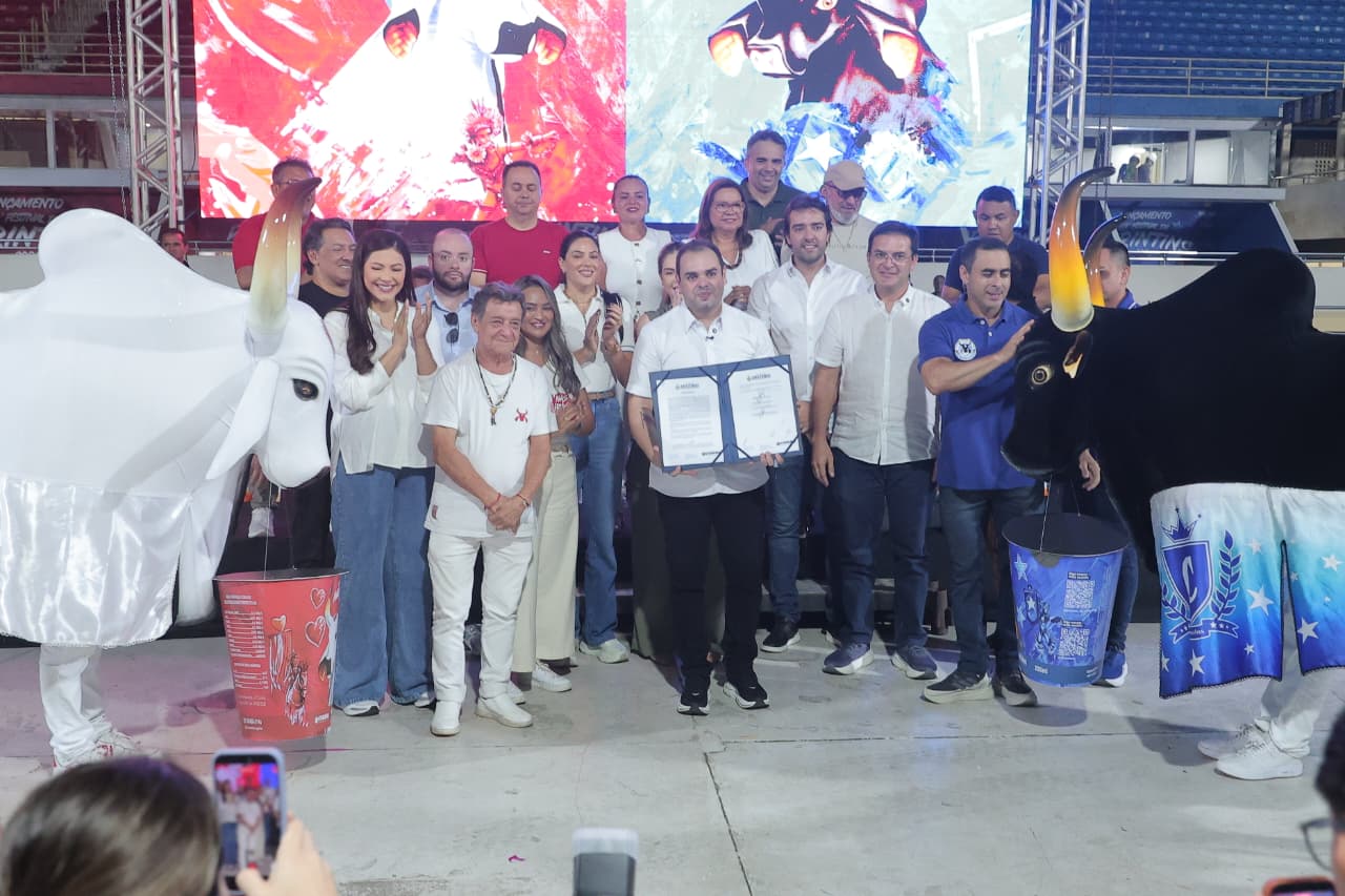 Governo e Cosama assinam termo de parceria para distribuição de água tratada durante o festival
