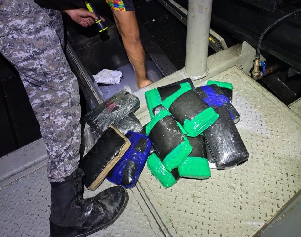 Tripulante de embarcação é preso com droga avaliada em R$ 1 milhão em Coari