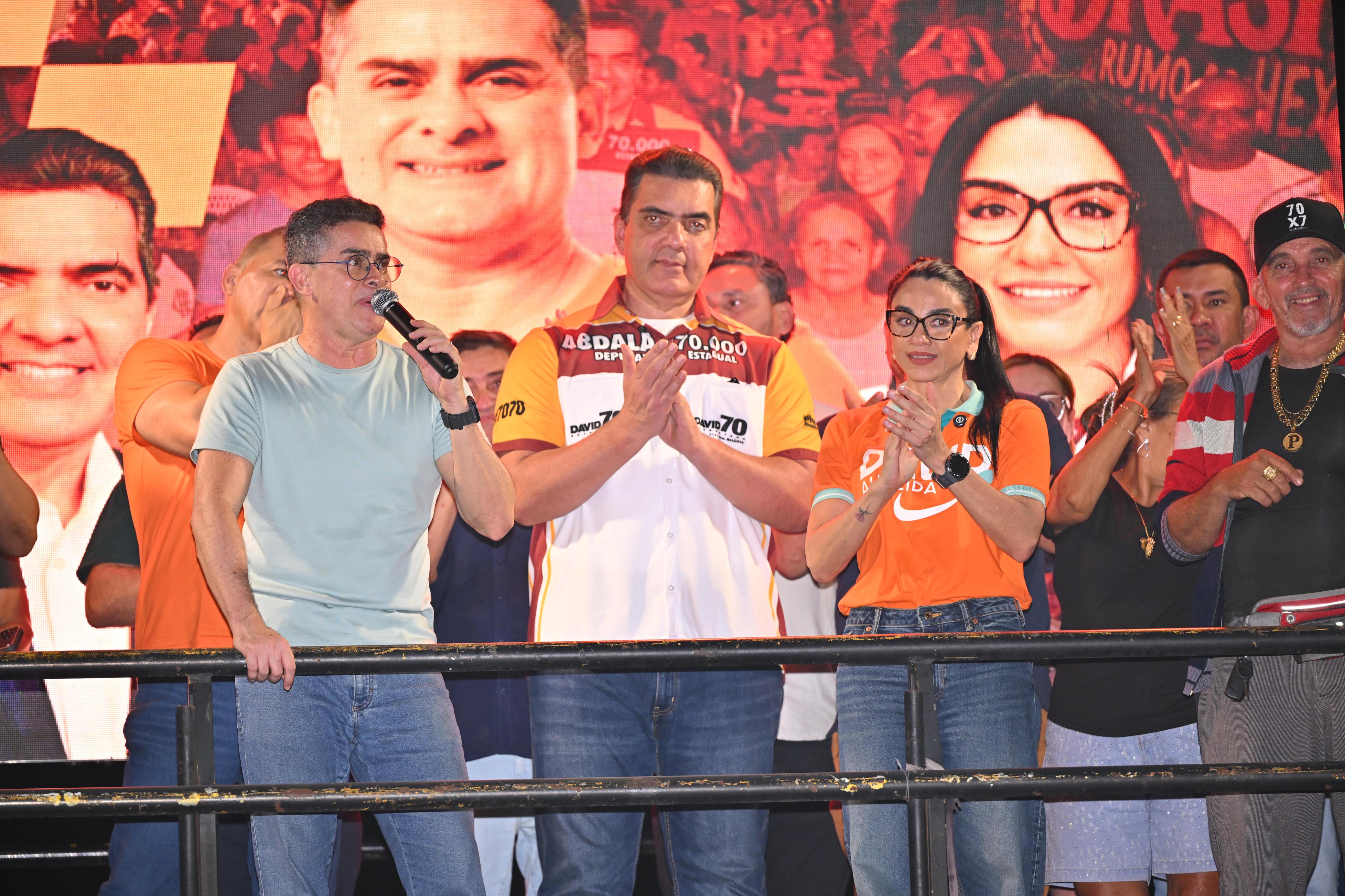 David assume compromisso de ampliar fomento para categoria Ouro do Festival Folclórico do Amazonas