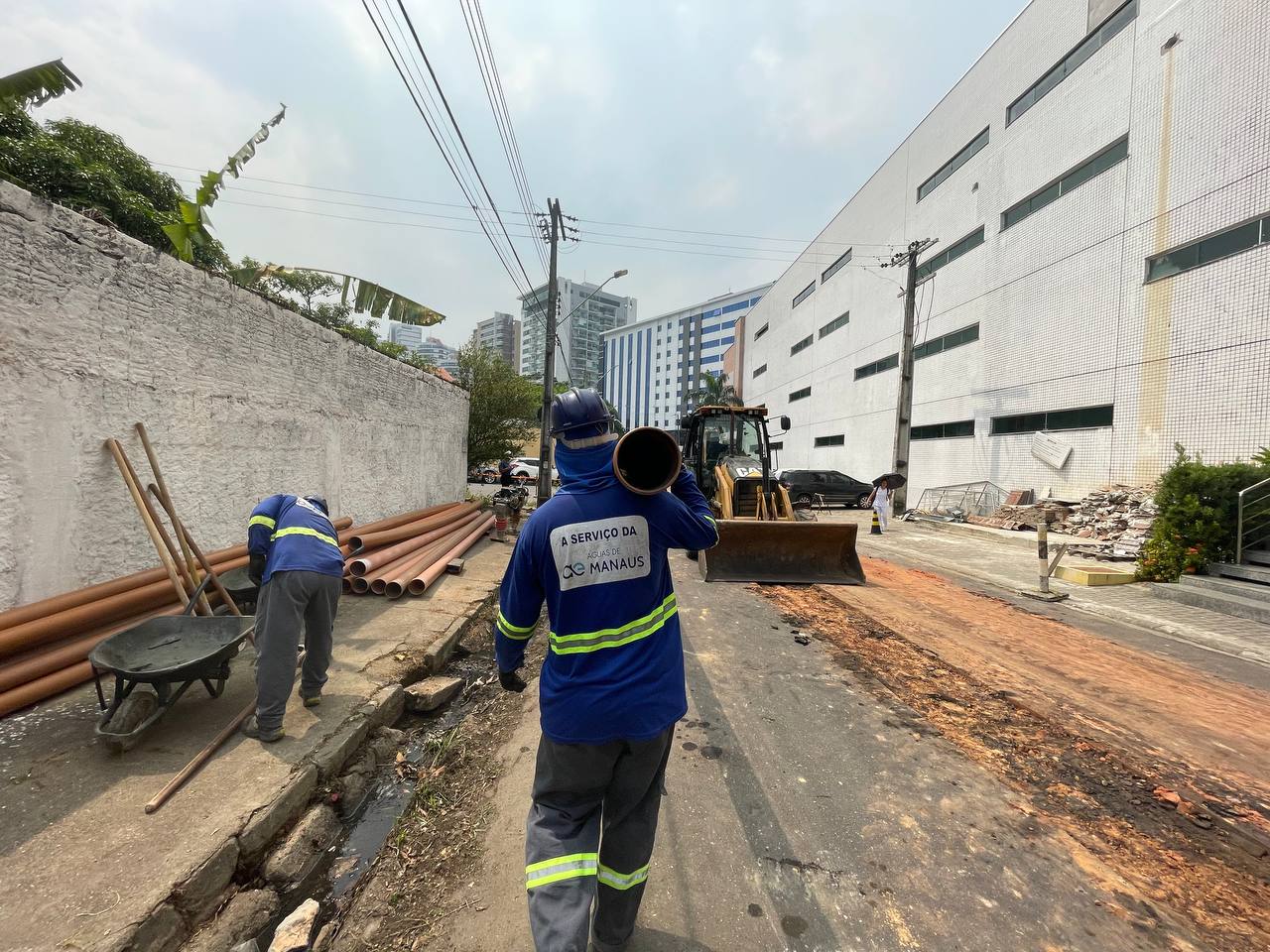 Conjunto Vieiralves recebe obras de implantação de rede de esgoto