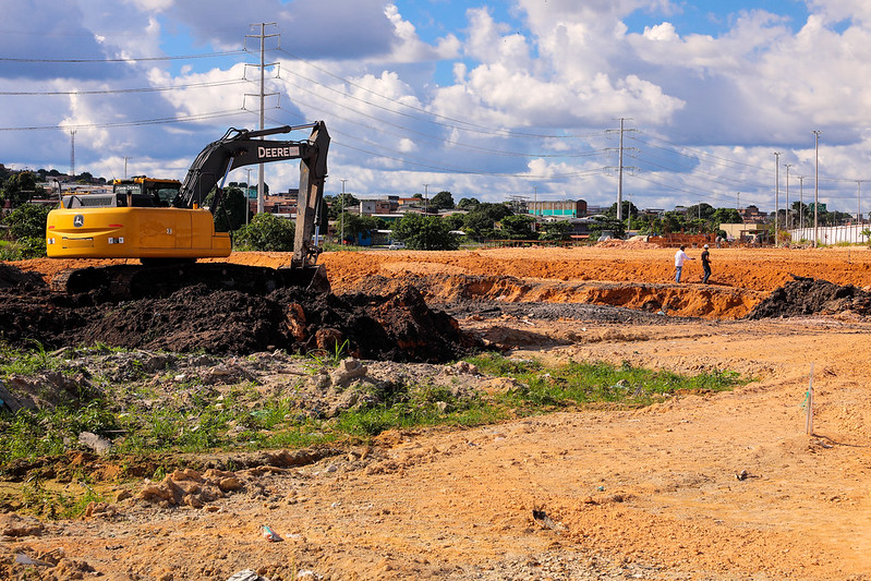 Parque Amazonino Mendes começa terraplanagem para futuro CAPs da prefeitura