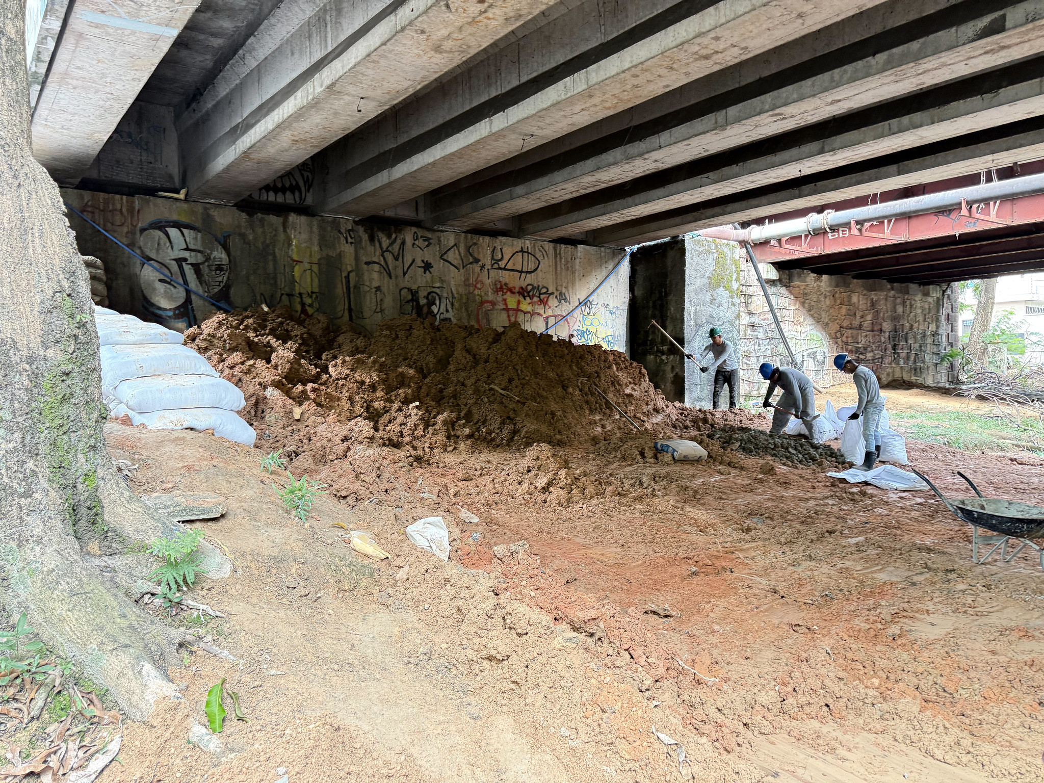 Prefeitura de Manaus fiscaliza fase final das obras de recuperação do parque dos Bilhares