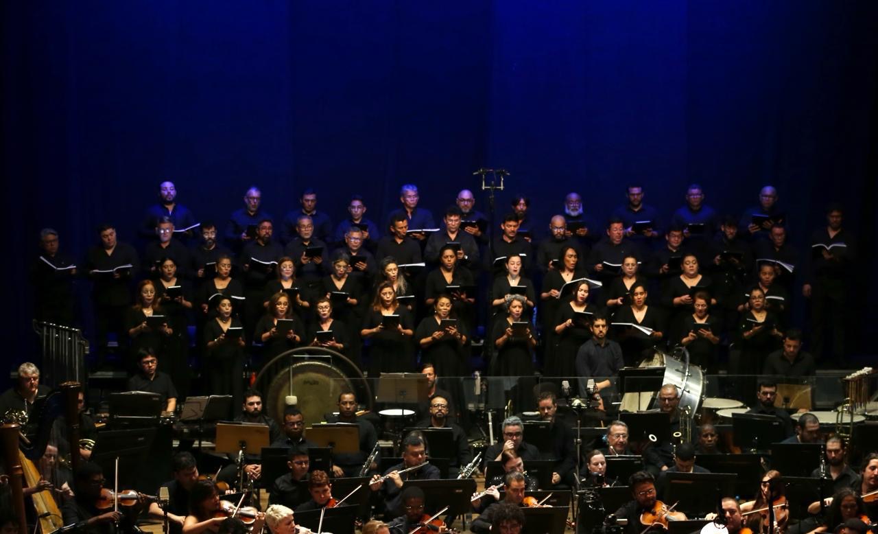 Quatro corais e Amazonas Filarmônica abrem o 11º Festival Amazonas de Corais no Teatro Amazonas
