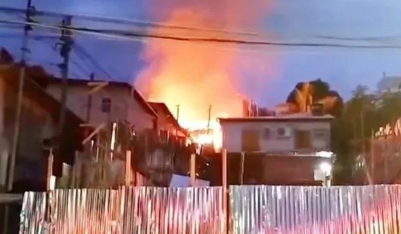 Vídeo: Novo incêndio atinge casas no bairro Praça 14 em Manaus