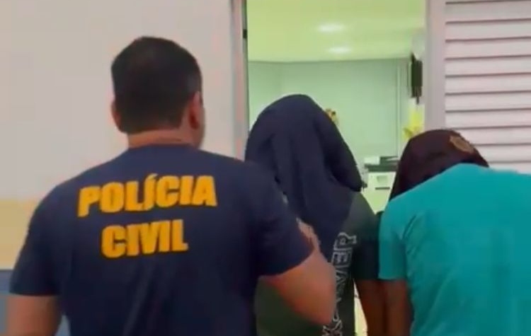 Dupla é presa por tentativa de homicídio em bar no Coroado