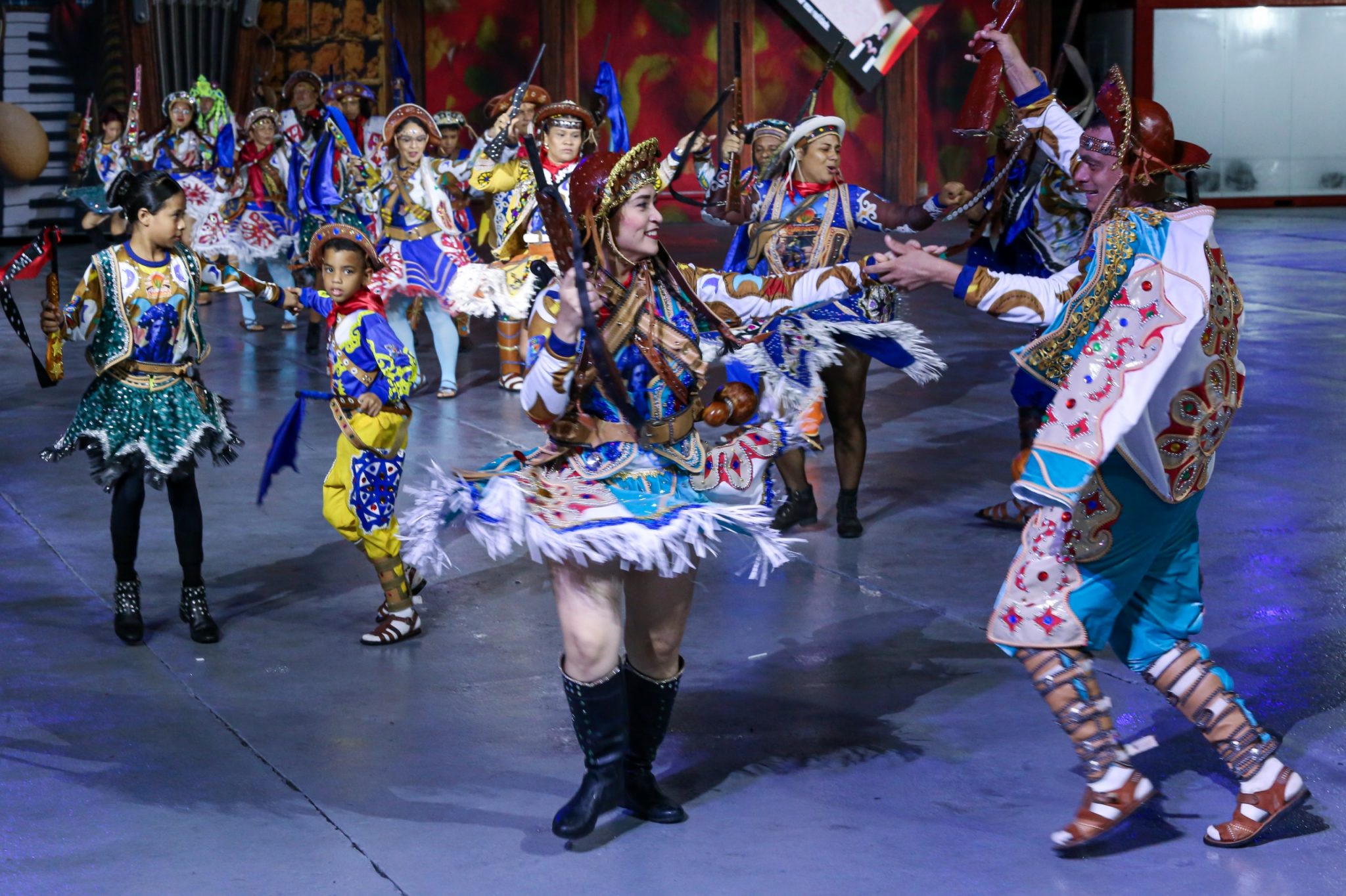 Festival Folclórico do Amazonas inicia com apresentações dos grupos da categoria Bronze