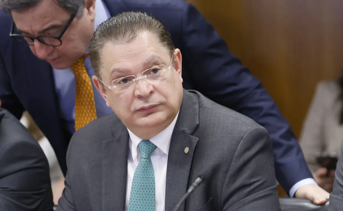 Operação mira nomes ligados a deputado Sóstenes, líder do PL na Câmara