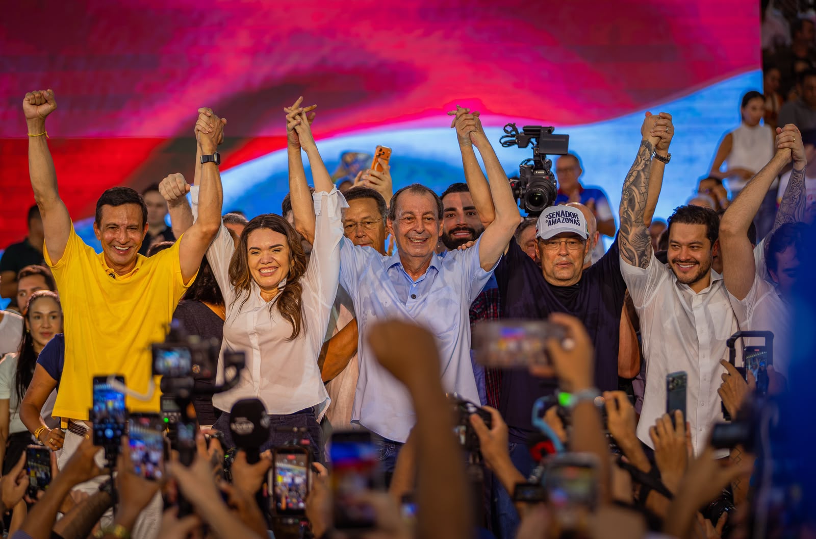Omar propõe construção de escolas, ensino em tempo integral e valorização dos professores