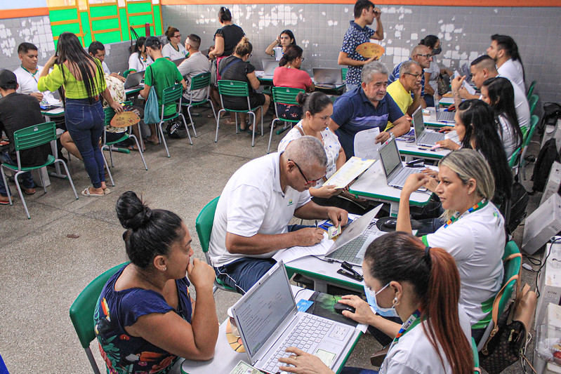 Prefeitura de Manaus atende 300 famílias com mutirão de CadÚnico na Compensa