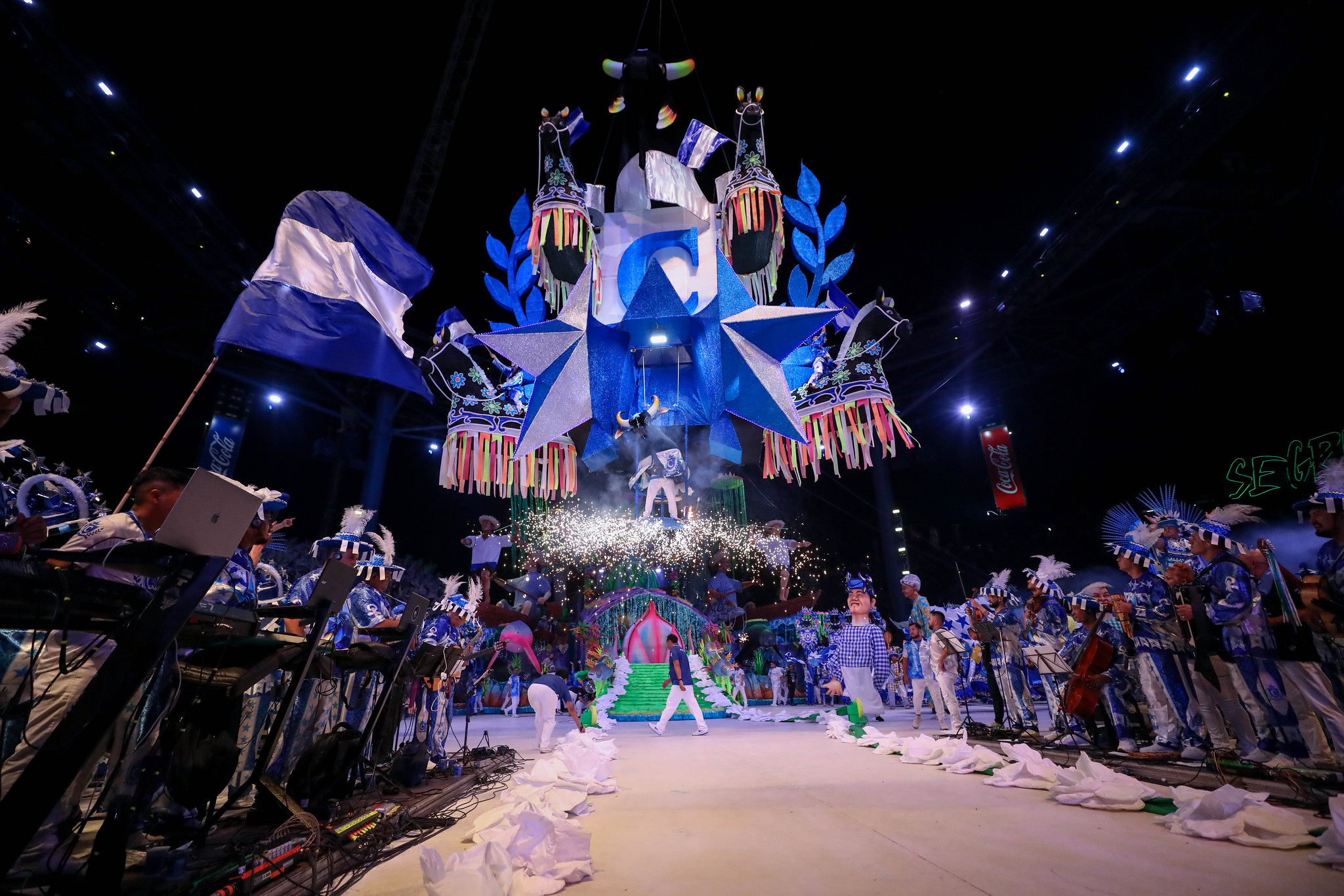 Na segunda noite, Caprichoso ousa mais ainda e faz tremer o chão