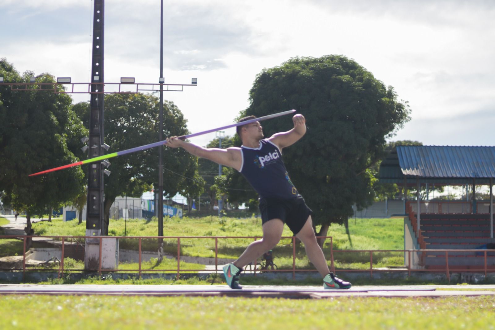 Atleta parintinense é medalha de ouro no lançamento de dardo no Sul-Americano de Atletismo