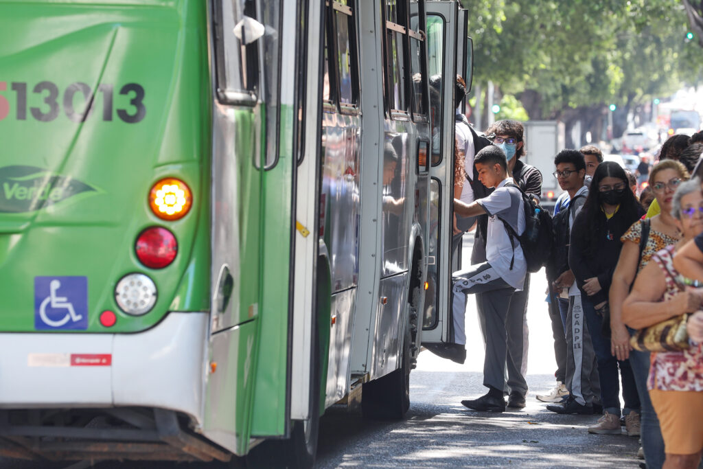 Sinetram e IMMU deverão fazer venda direta de meia-passagem estudantil ao Estado por R$ 2,50