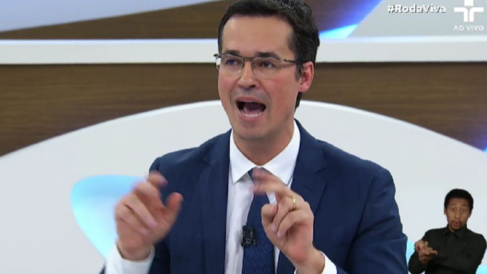 Vídeo: No Roda Viva, Dallagnol defende mulher submissa ao homem: 'Tá na bíblia'