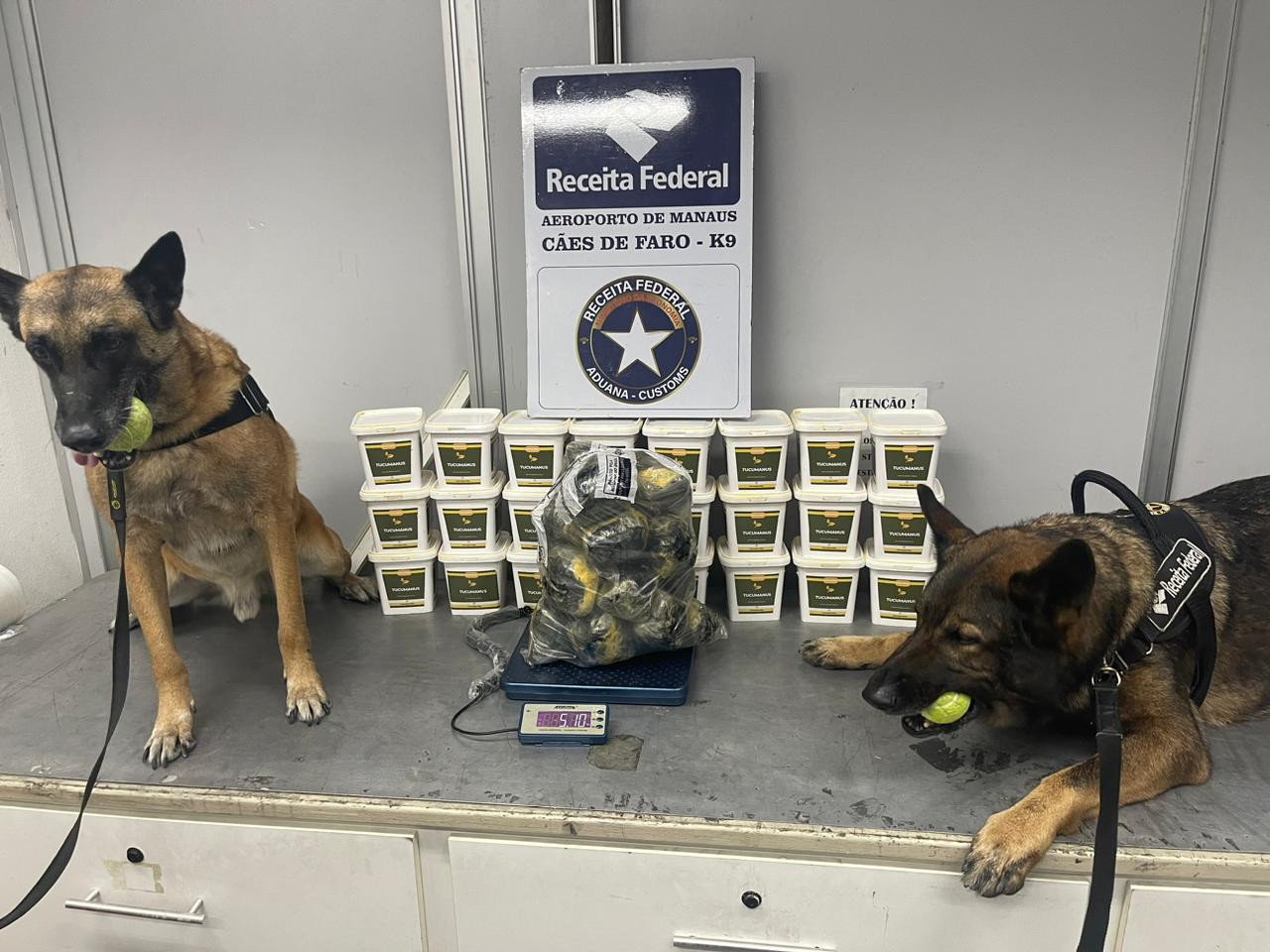 Receita encontra mais de 5 kg de skunk em potes de margarina no aeroporto de Manaus