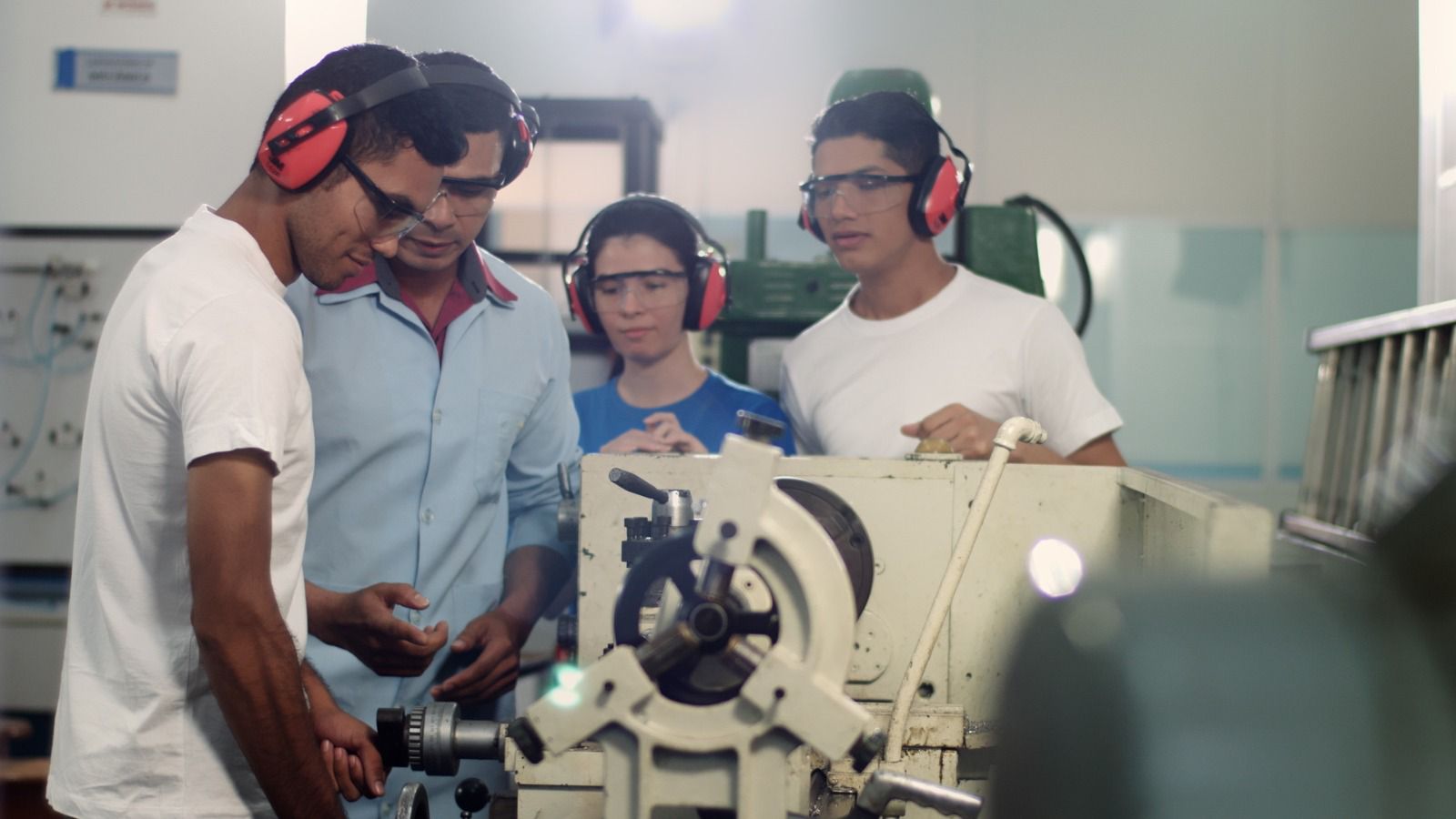 Eneva oferece 90 vagas em cursos de formação técnica no Amazonas