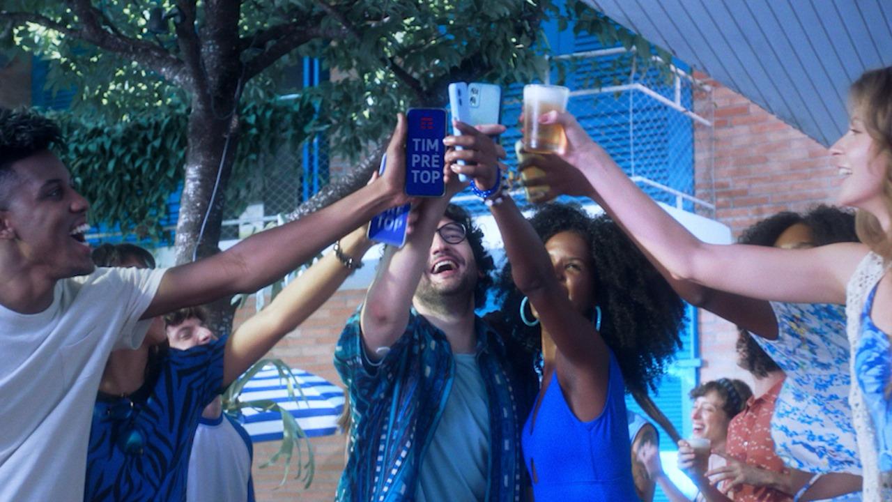 TIM e Ambev transformam recarga em bebida gelada no Zé Delivery