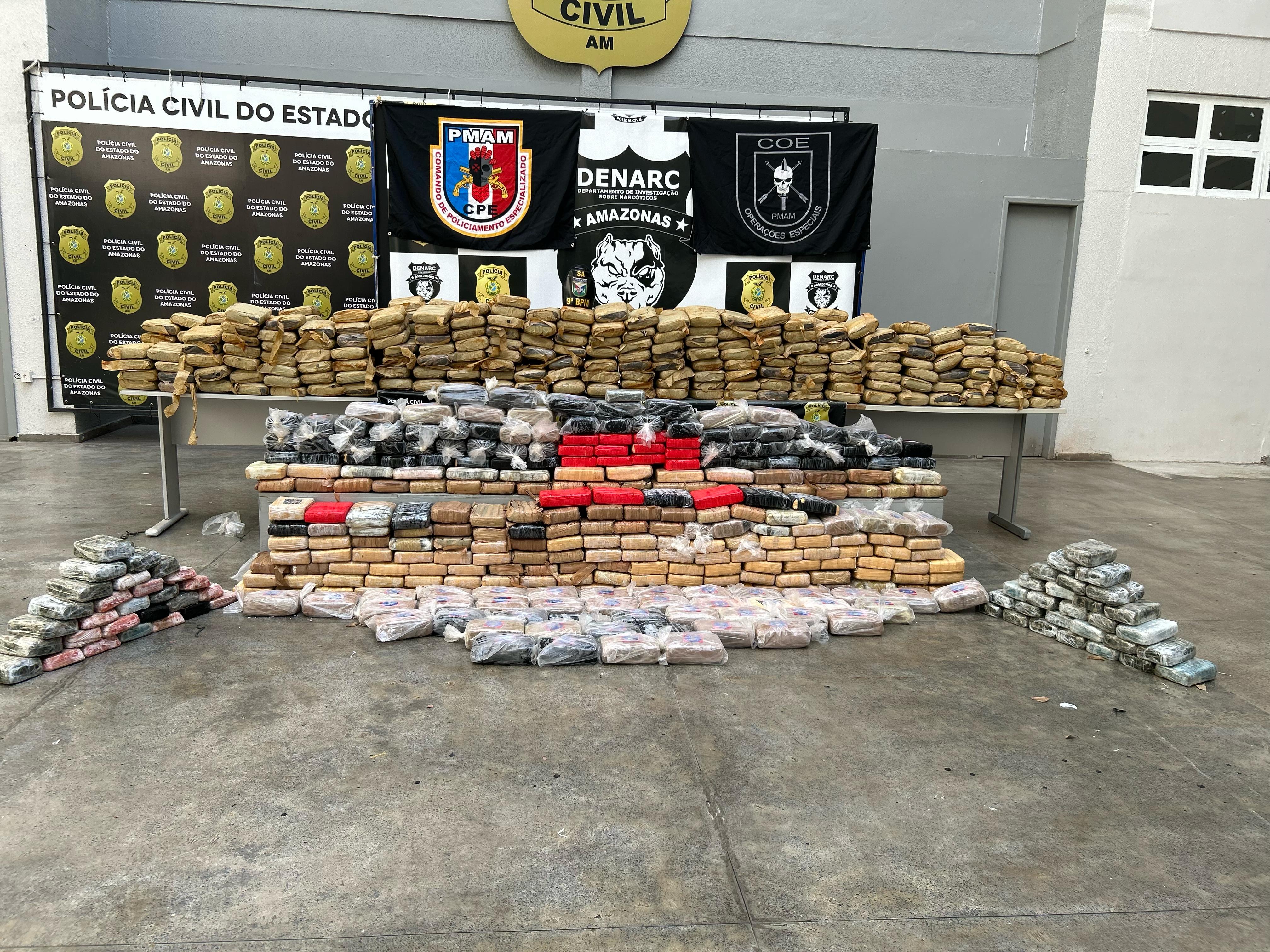 PMAM apreende cerca de 1 tonelada de drogas em Manacapuru e no Médio Rio Negro