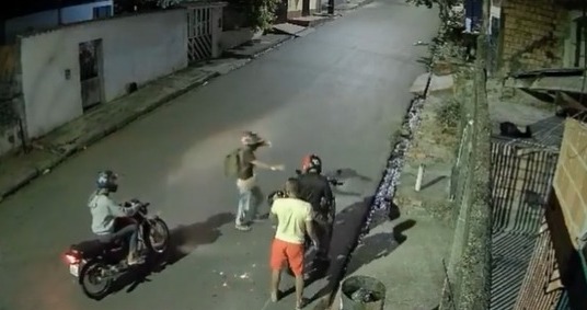 Vídeo: motorista de app tem moto roubada na zona Leste de Manaus