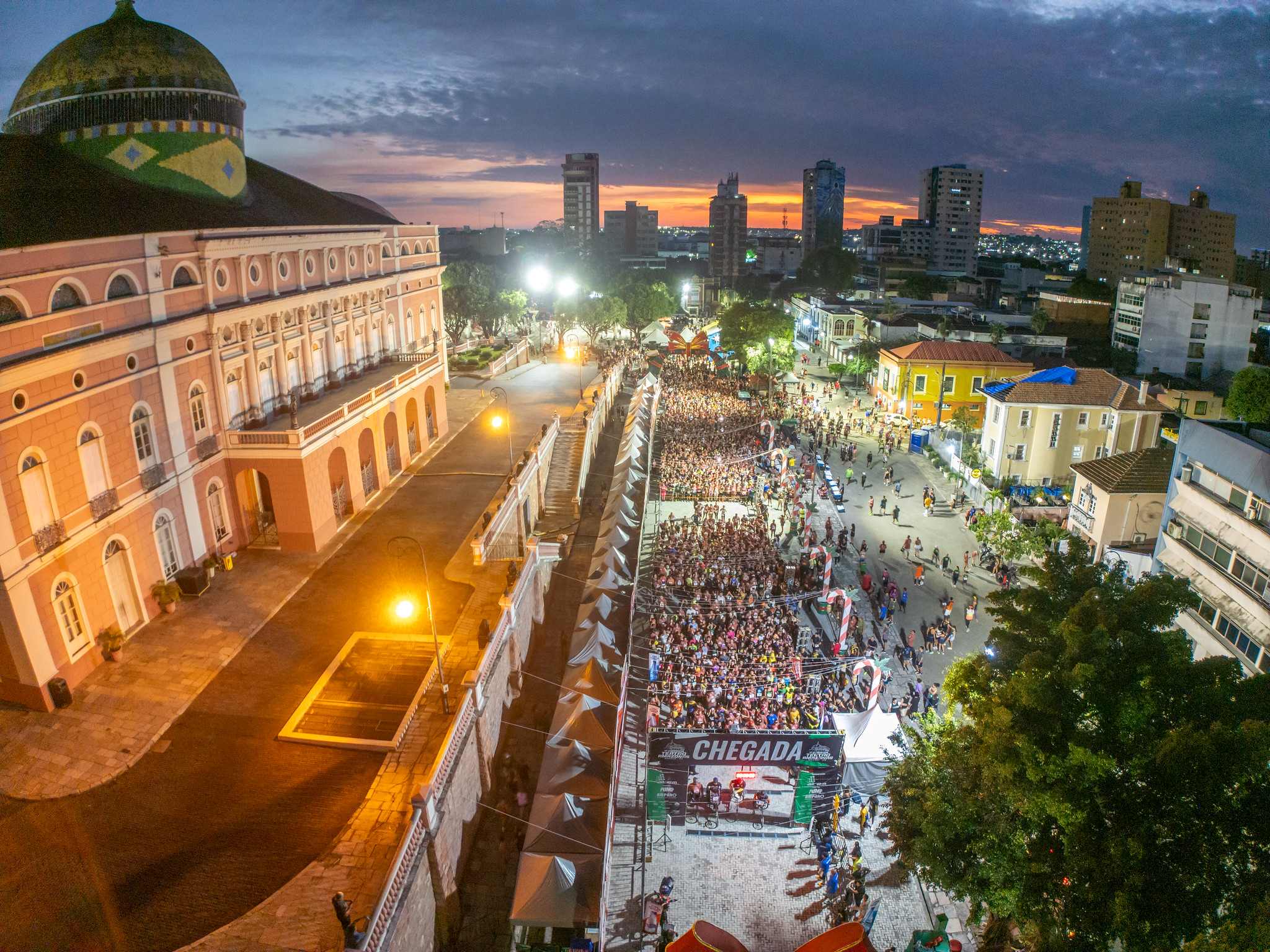 Corrida do Teatro Amazonas reúne mais de 3 mil atletas