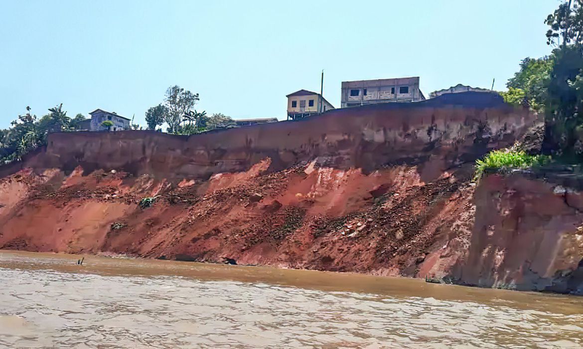 Deslizamento de terra em Beruri deixa 200 desabrigados