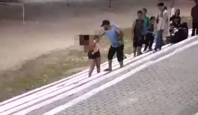 Vídeo: mulher é agredida no meio de praça pública no Amazonas
