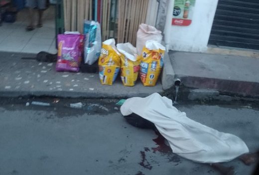 Morador de rua é executado em frente a comércio em Manaus