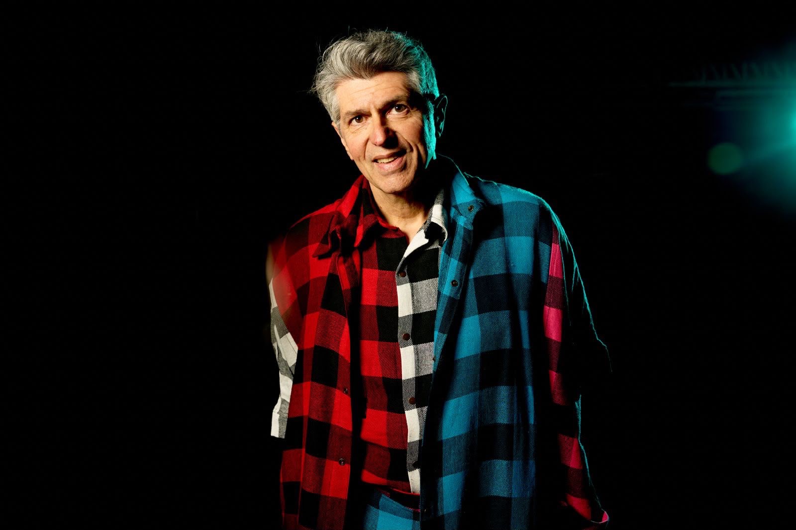Leoni apresenta show intimista em Manaus nesta sexta-feira (28)