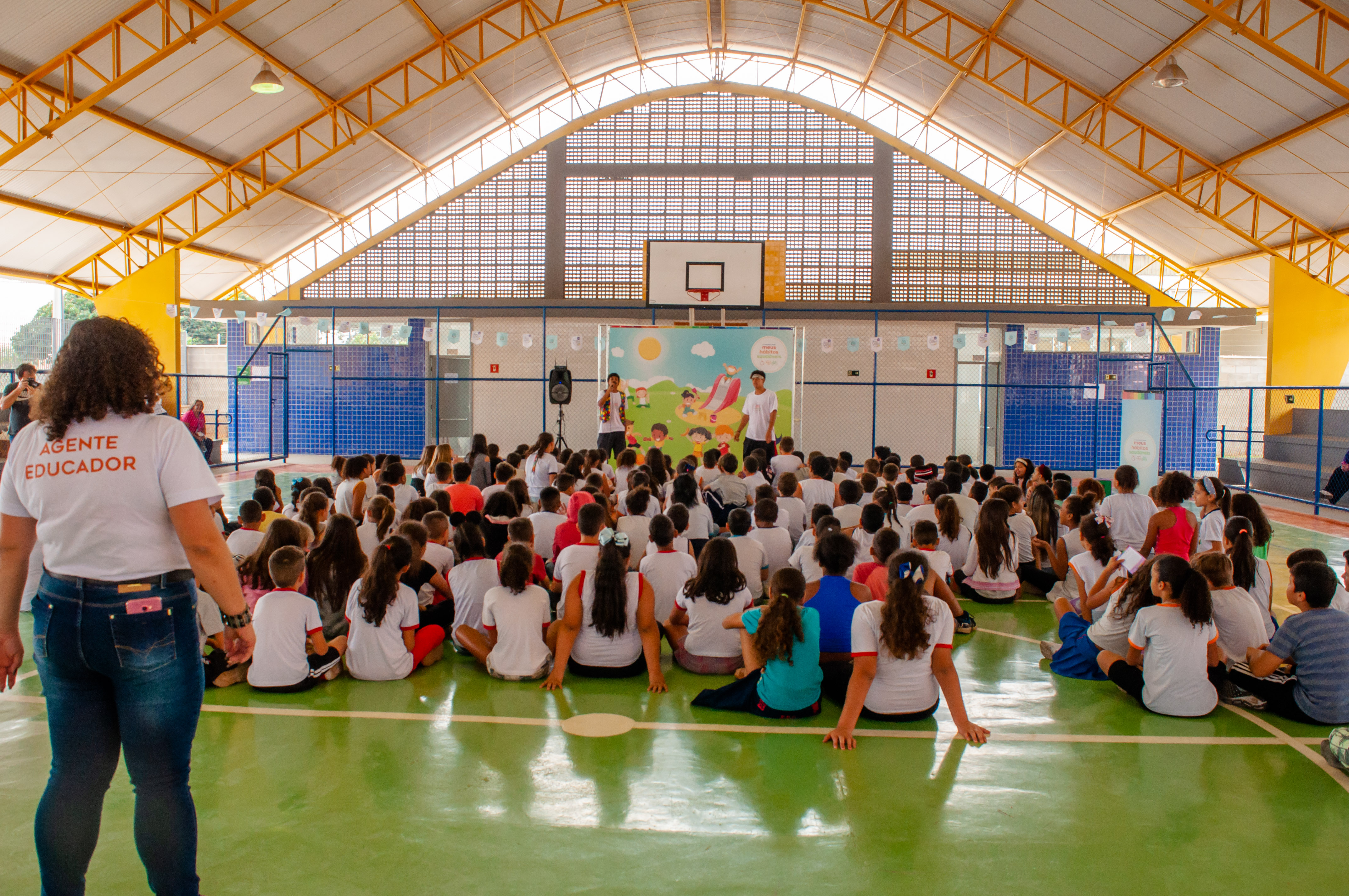 Circuito Cultural leva teatro e oficinas de pintura para alunos da rede pública de Manaus