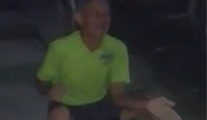 Vídeo: Homem é 'castigado' por facção após se masturbar para mulheres em Manaus