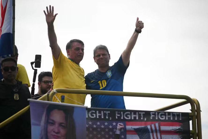 Tarcísio cancela visita a Bolsonaro na Papudinha