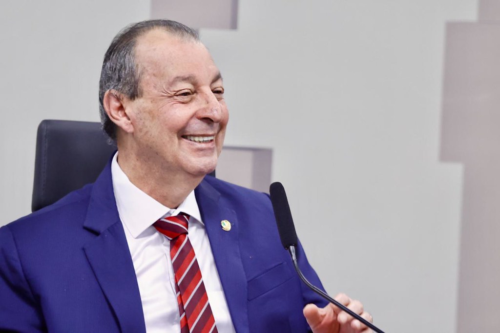 Omar Aziz tem 40% das intenções de voto ao Governo do Amazonas, aponta pesquisa