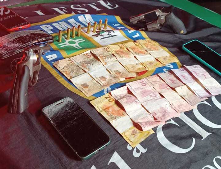 Dois homens são presos após fazer reféns durante assalto