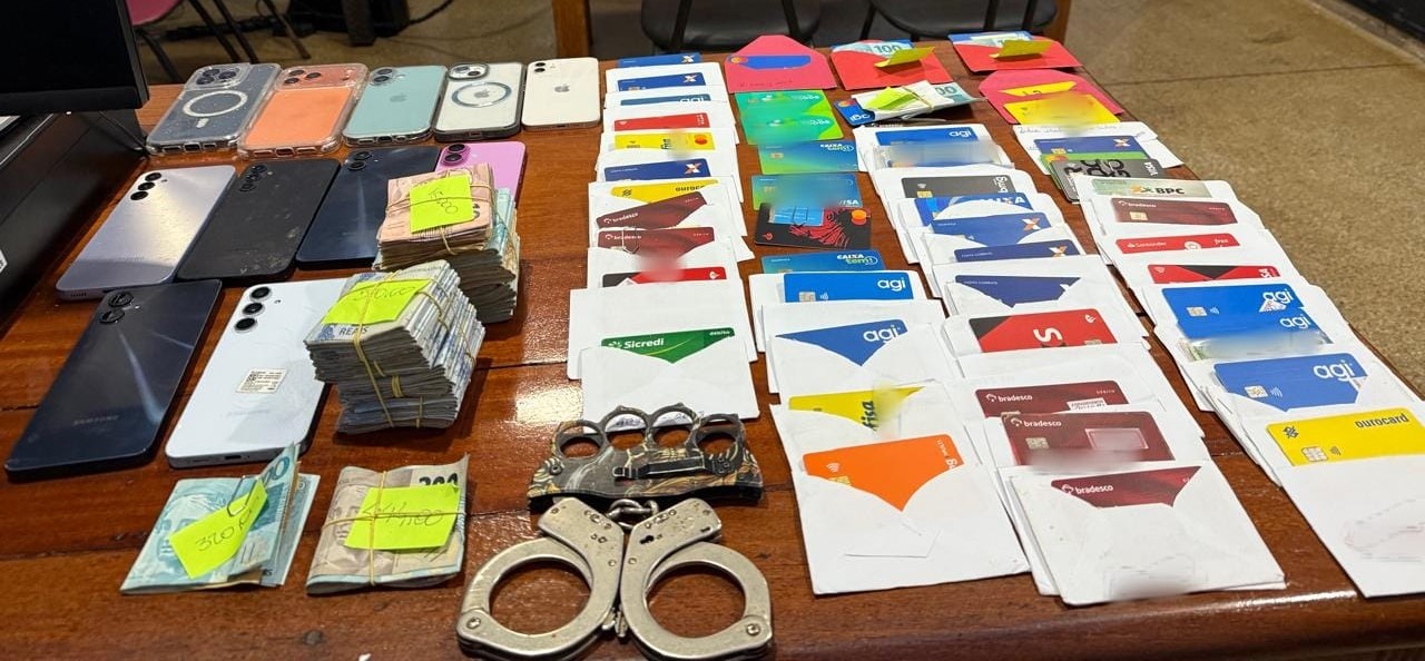 PC-AM apreende 47 cartões bancários e R$ 17,7 mil em casa de agiota