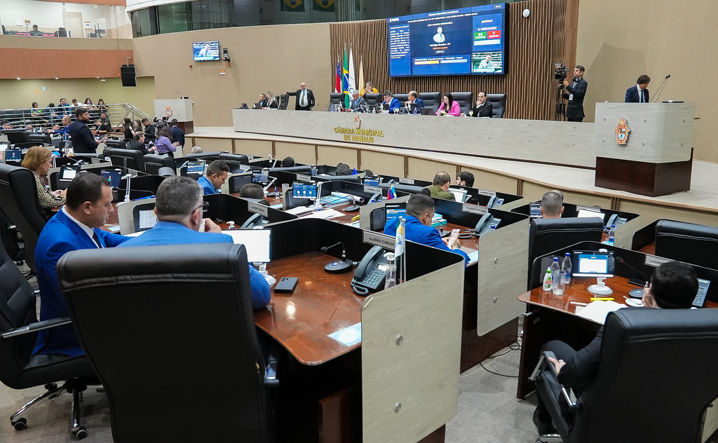 Vereadores de Manaus aprovam reajuste de 5,48% aos servidores da prefeitura