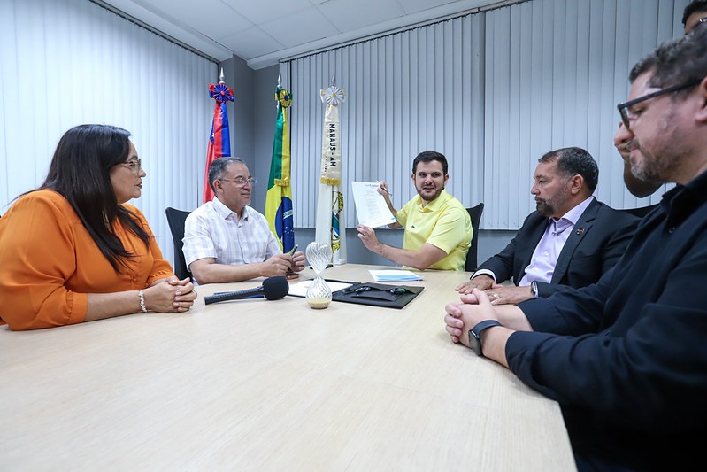 Prefeito reajusta auxílios moradia e alimentação dos profissionais do programa Mais Médicos