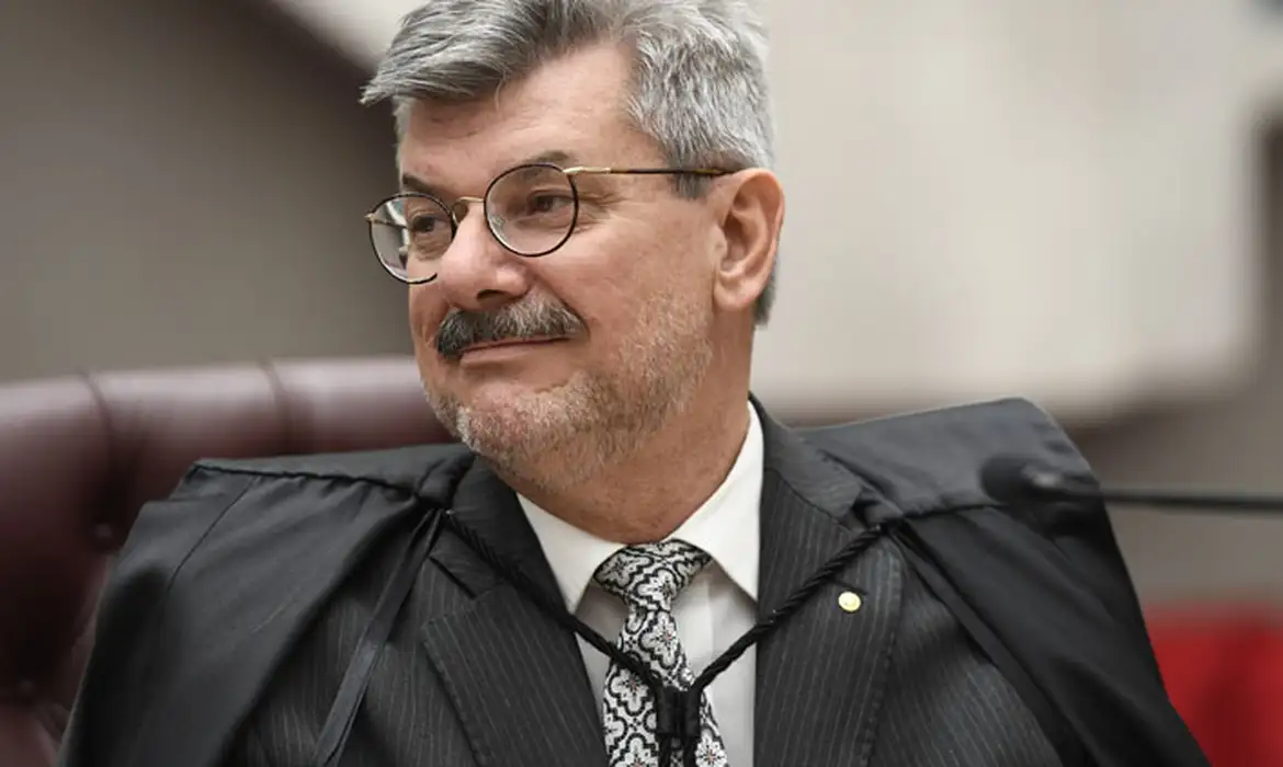 STJ condena ministro Marco Buzzi a perda de cargo por crimes sexuais